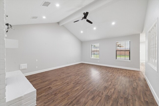 Foto del edificio - 2511 Nelwood Dr