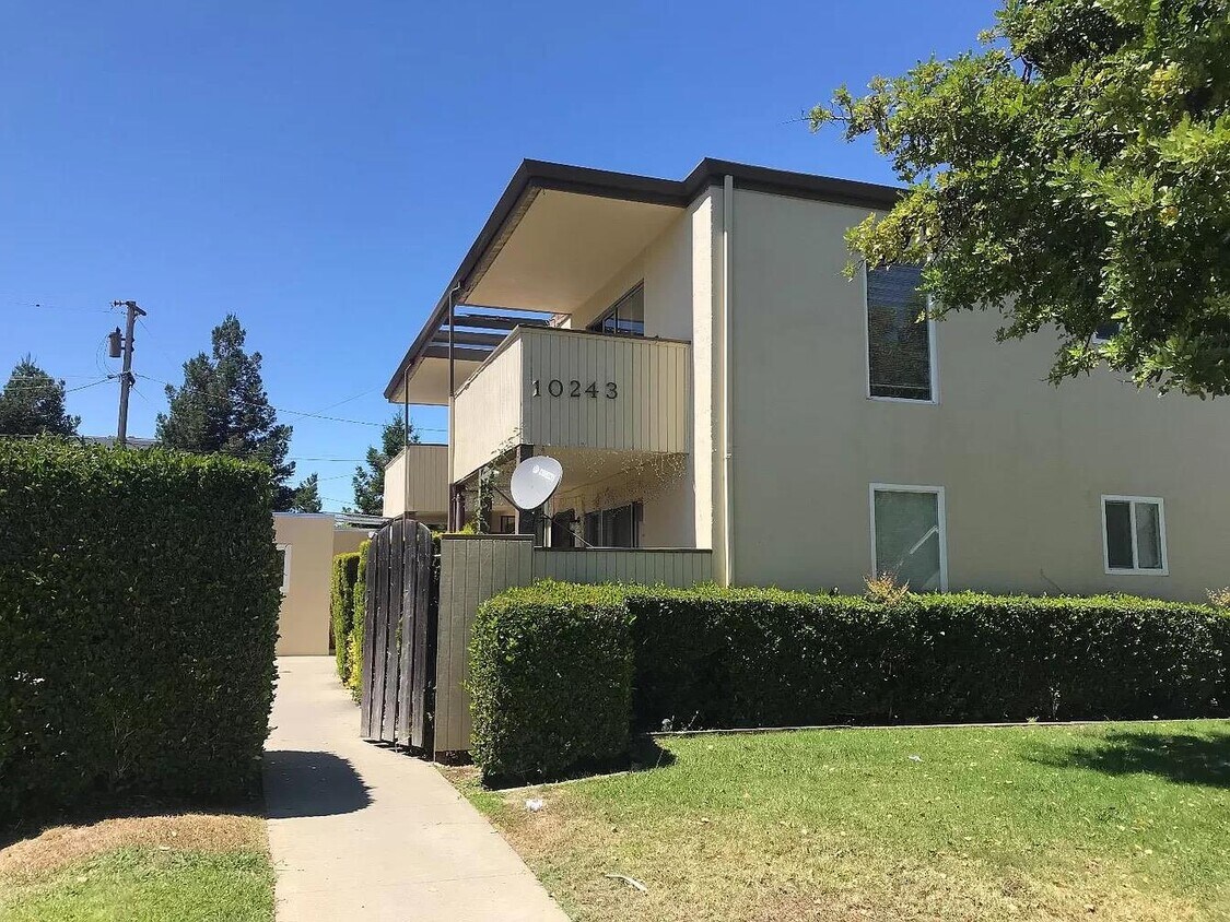 10243 Beardon Dr, Cupertino, CA 95014 Condo for Rent in Cupertino, CA