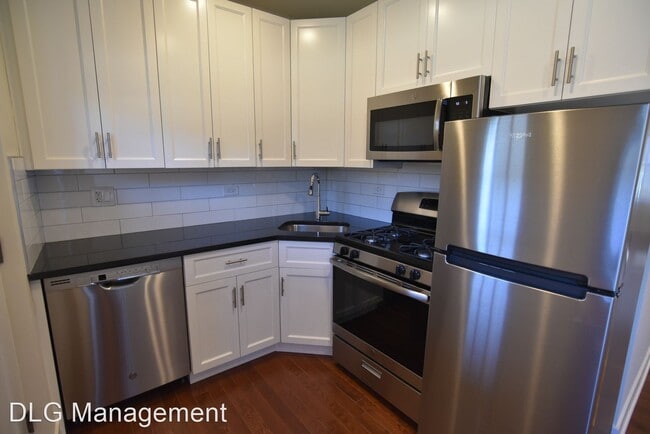 Building Photo - 4424-4432 N Wolcott Ave