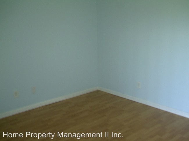 Foto del edificio - 1623 Meadows Cir W