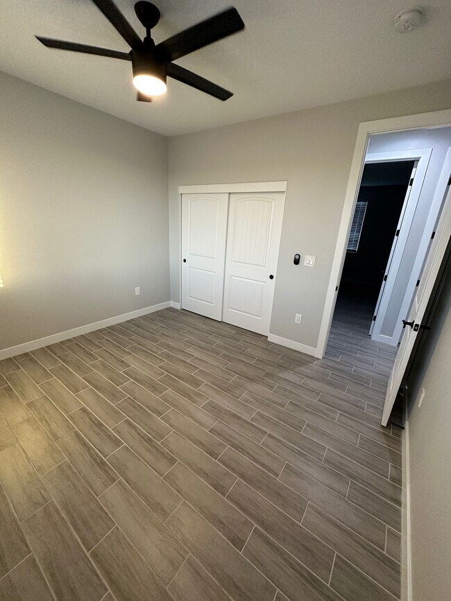 Building Photo - 36824 W Whitton Ave