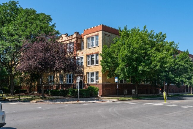 Building Photo - Ravenswood / North Center - English Garden...