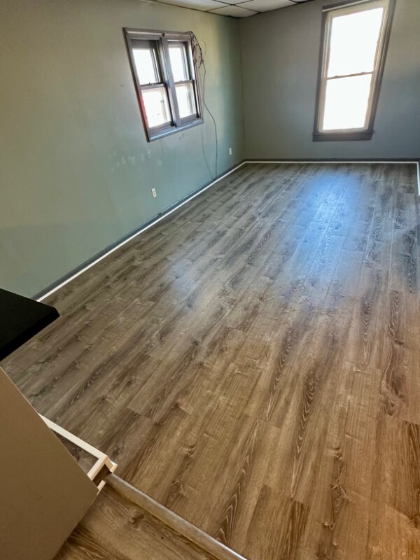 Building Photo - 102 S Main St