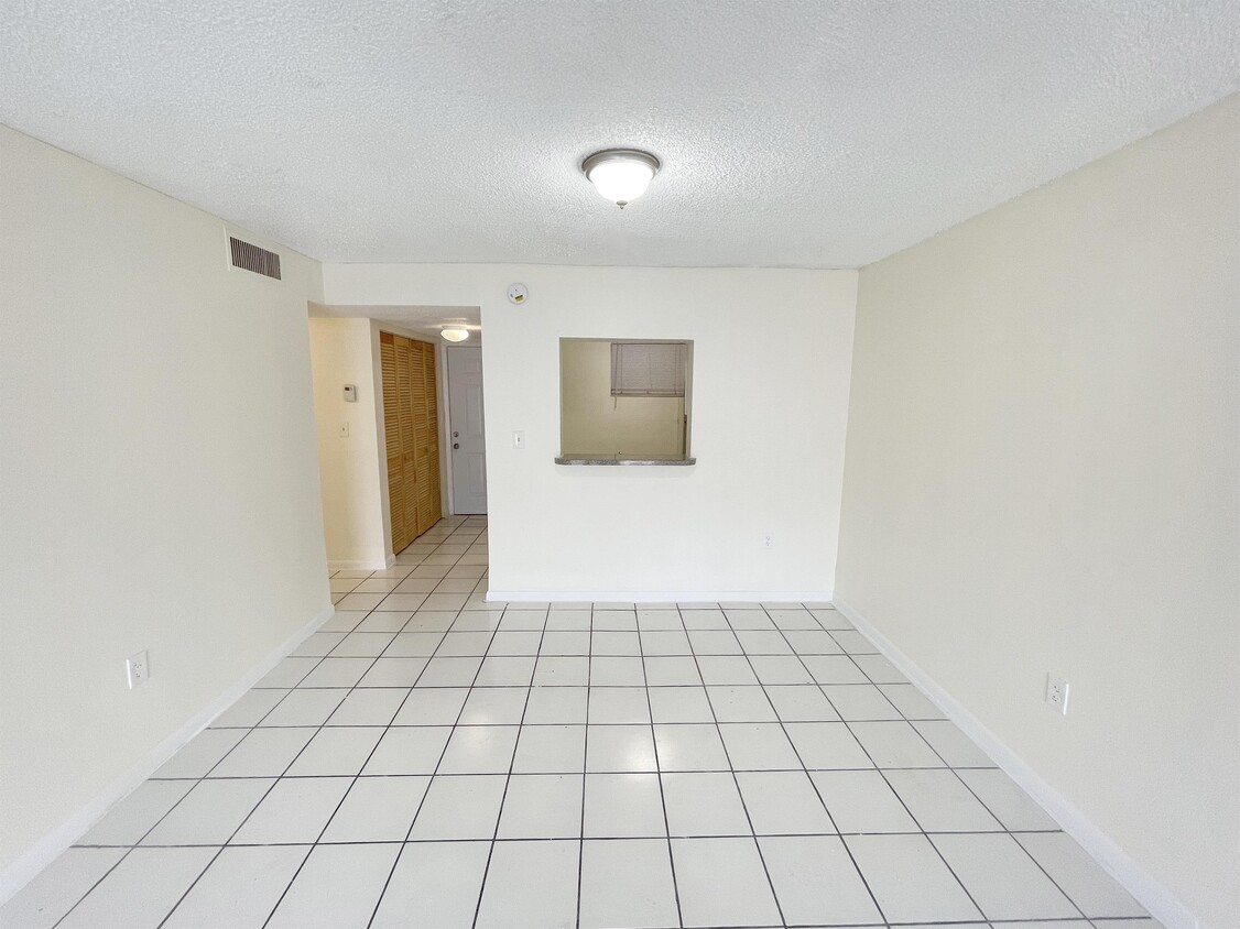 Primary Photo - 3600 NW 21st St