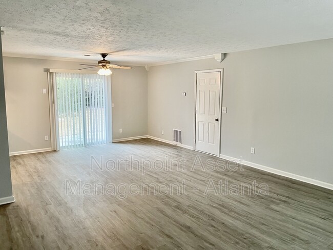 Building Photo - 3202 Lancer Dr