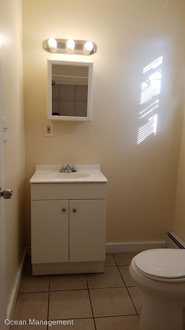 Building Photo - 164-166 Spring St