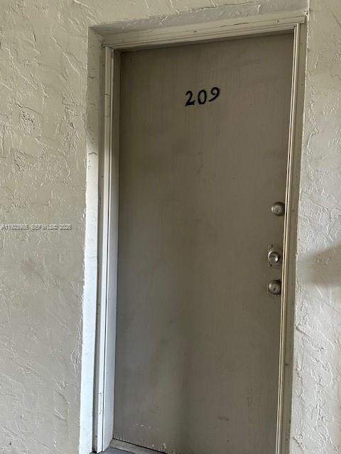 Foto del edificio - 16215 NE 18th Ct