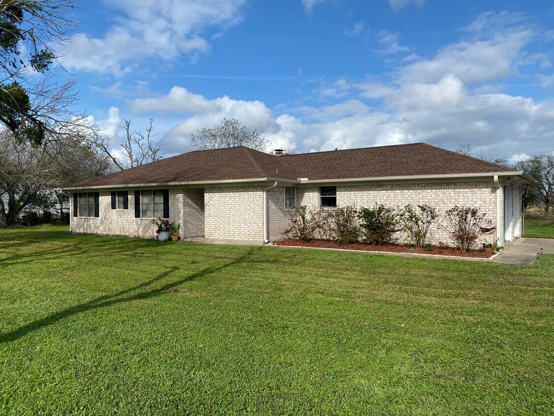 1588 Northside Rd, Victoria, TX 77904 House Rental in Victoria, TX