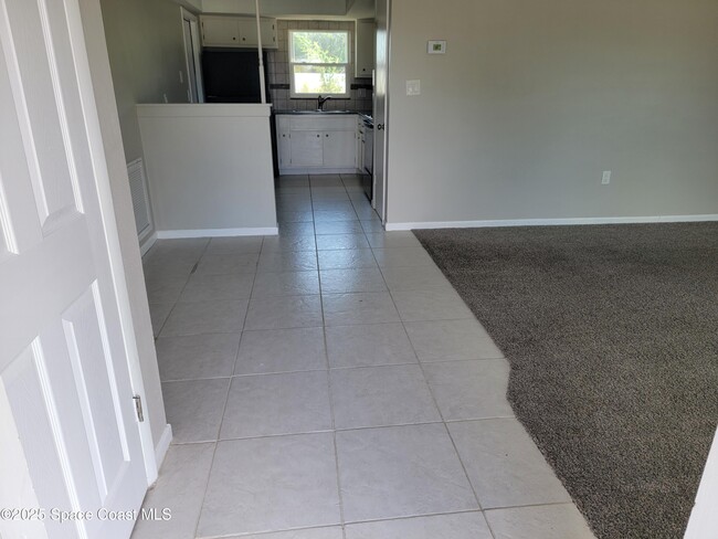 Building Photo - 2170 Emerald Ct