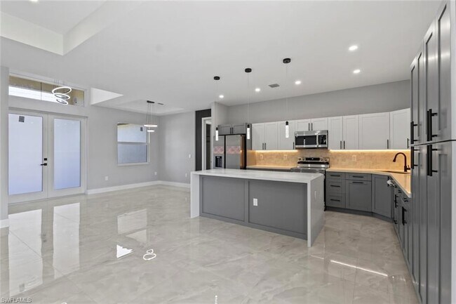 Building Photo - 3307 6th St SW
