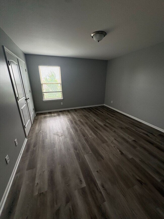 Foto del edificio - Inviting 3 Bedroom Townhome with Functional Layout