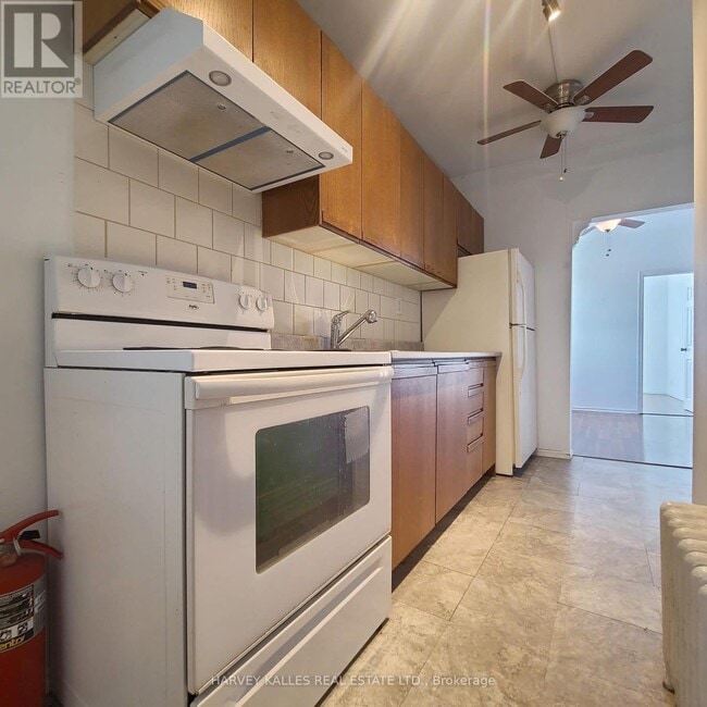 Building Photo - 206 Augusta Ave