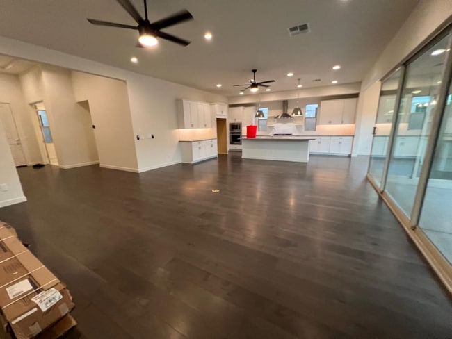 Foto del edificio - 3427 E Harwell Rd