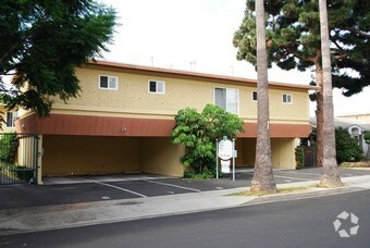 Primary Photo - 1733 Granville Ave