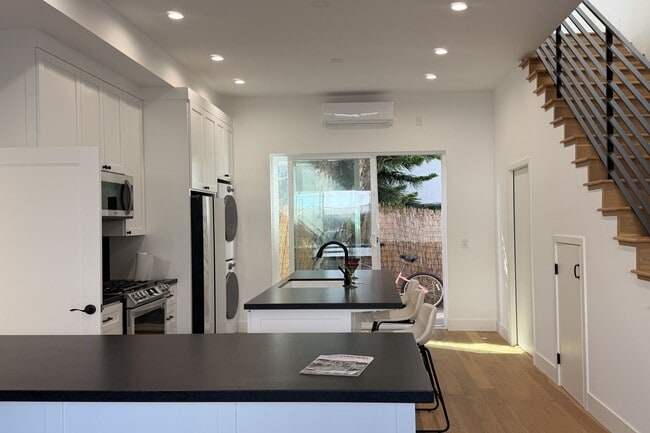 Building Photo - 3989 Beethoven St