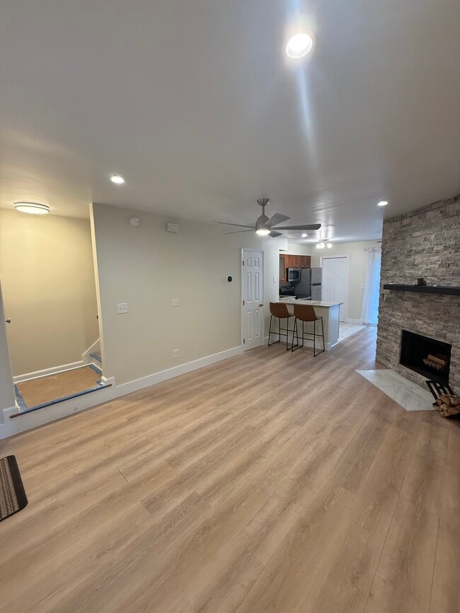 Building Photo - 104 Friar Ln