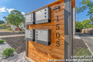 Foto del edificio - 1505 W Woodlawn Ave