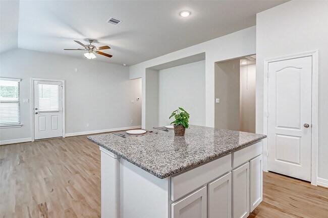 Foto del edificio - 8443 Red Shiner Wy