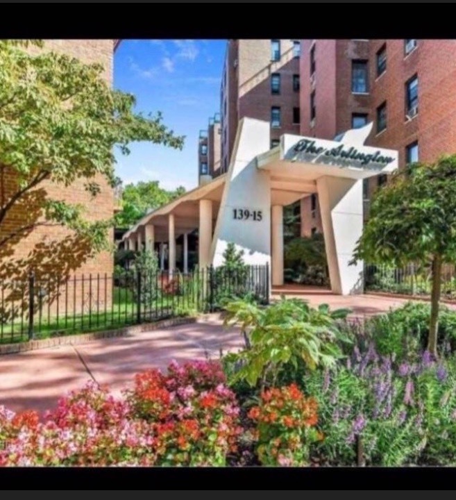 Foto principal - 139-15 83rd Ave