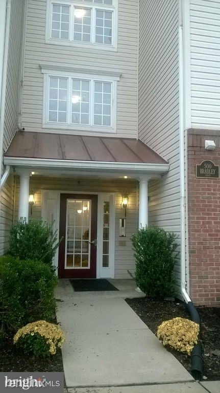 Building Photo - 500 Bradley Ct