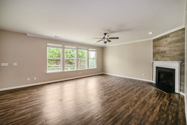 Building Photo - 1326 Aurora Ct