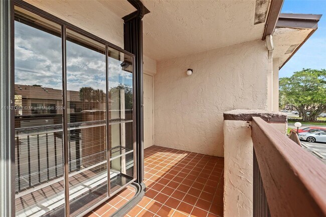 Foto del edificio - 2347 SW 15th St