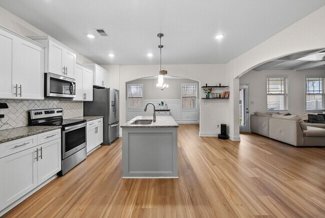 Foto del edificio - 1004 Black Oak Cir