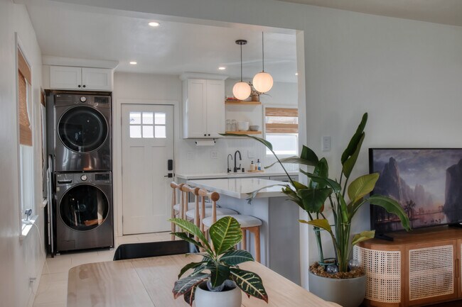 Foto del edificio - 2331 Belmont Ave