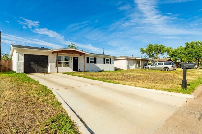 Building Photo - 5244 DURANGO DR