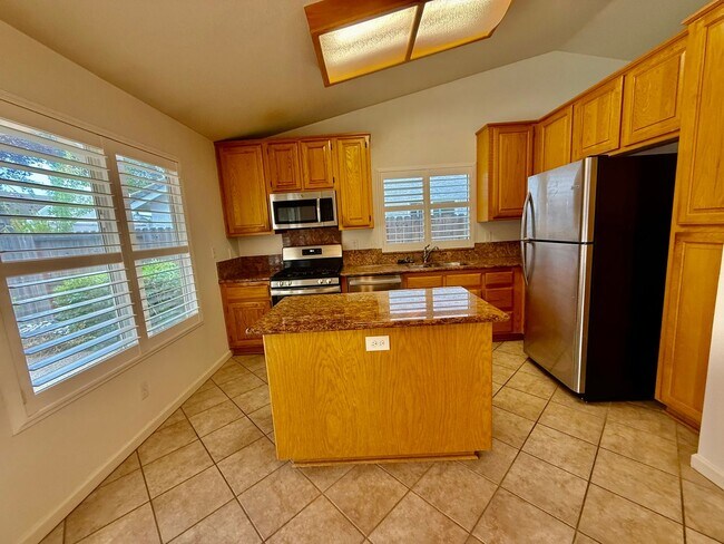 Foto del edificio - Great home available NOW