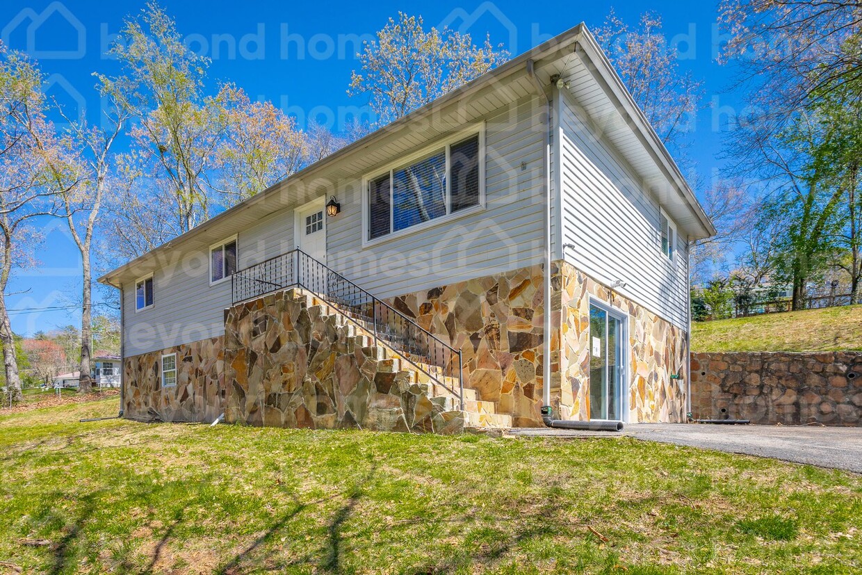 Primary Photo - Newly updated 3 bed/2 bath home in Hixson ...