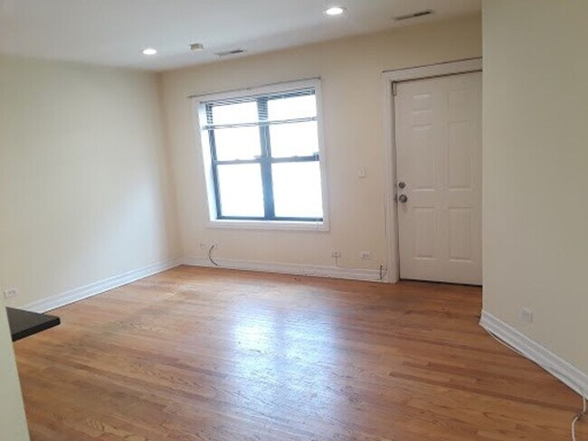 Foto del edificio - 2118 N. Halsted