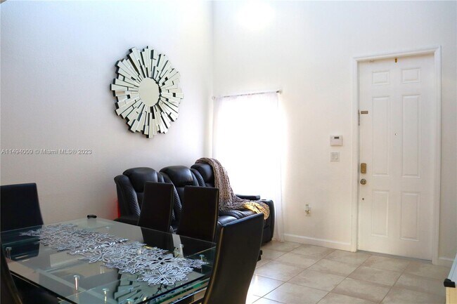 Foto del edificio - 2404 NE 42nd Ave