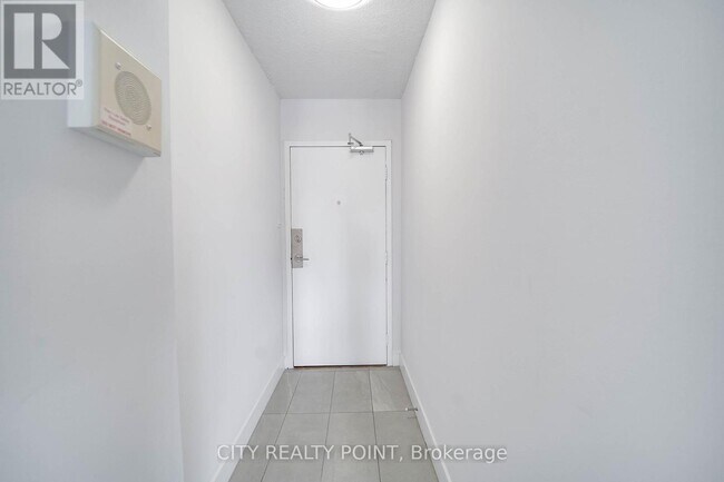 Building Photo - 33 Isabella St