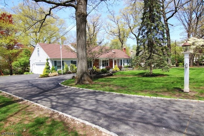 Building Photo - 28 Holton Ln