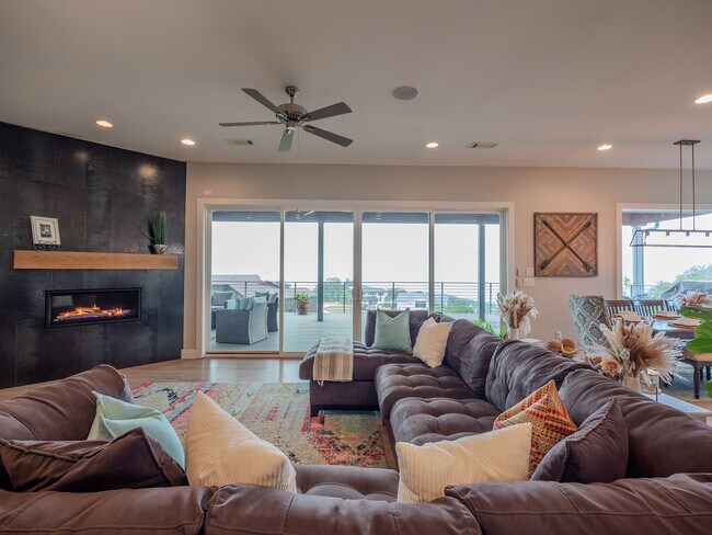 Building Photo - 4000 Javelina Cir