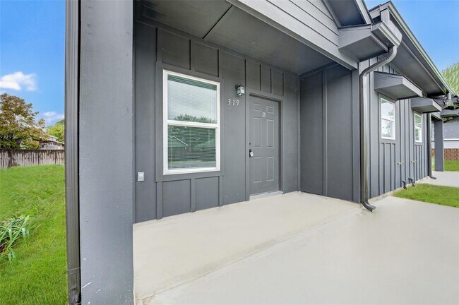 Building Photo - 319 N Carolina St