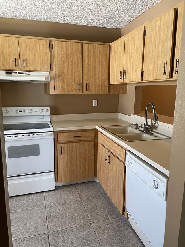 Photo - 2/2 available now! House