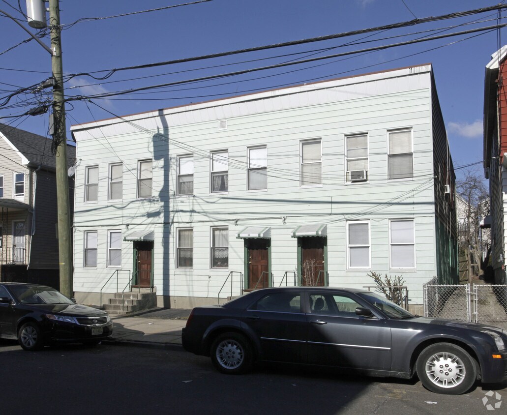 Building Photo - 67 Florida St