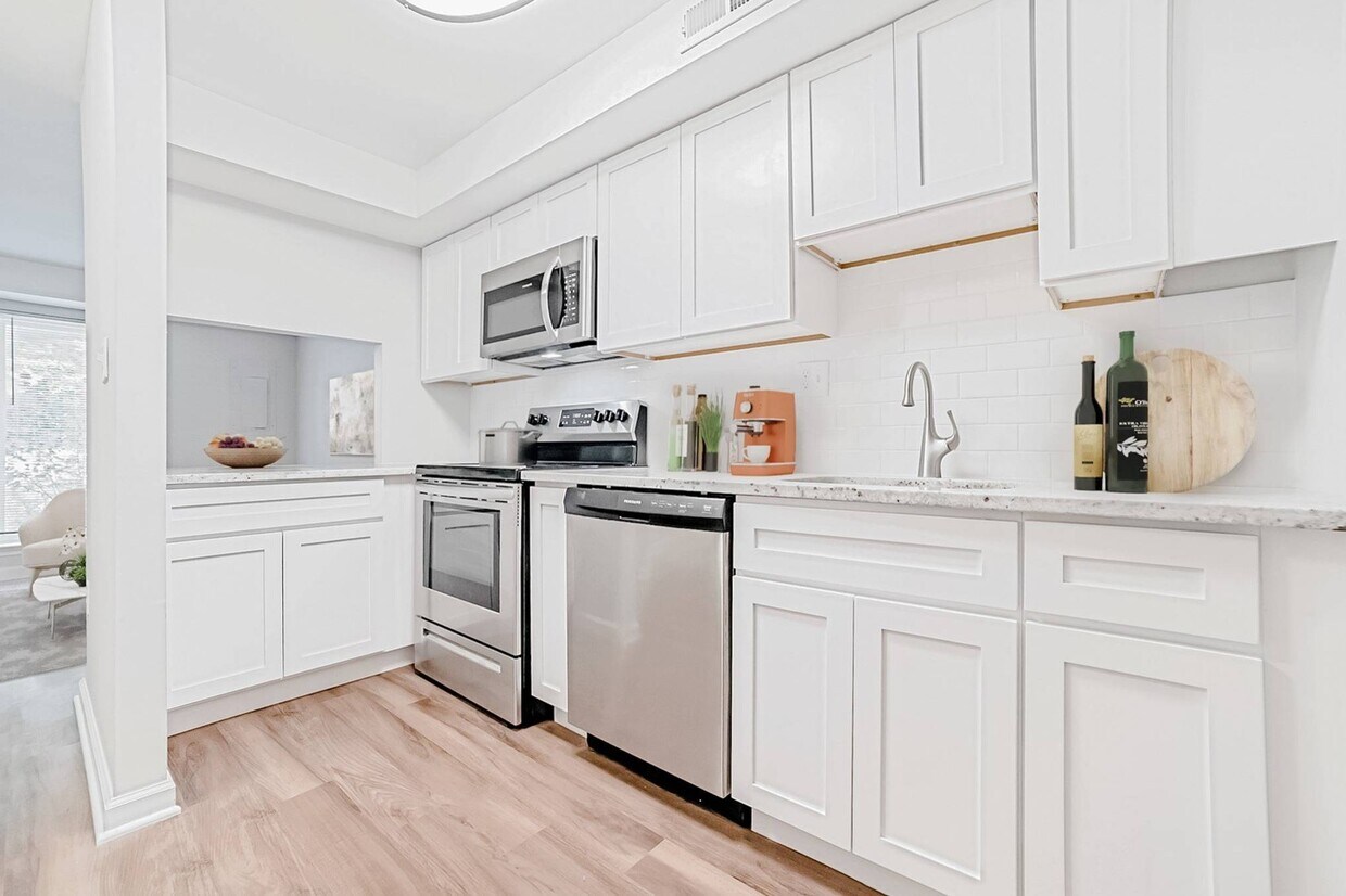 Beacon Pointe Apartments and Townhomes Apartments in Sparrows Point