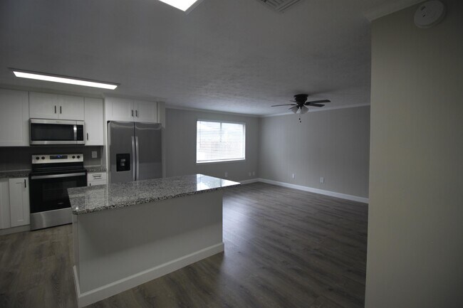 Foto del edificio - 3915 Oriely Dr E