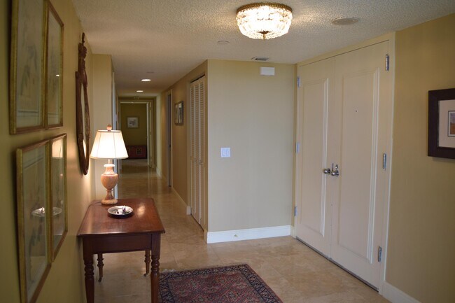 Building Photo - 4100 N Ocean Dr