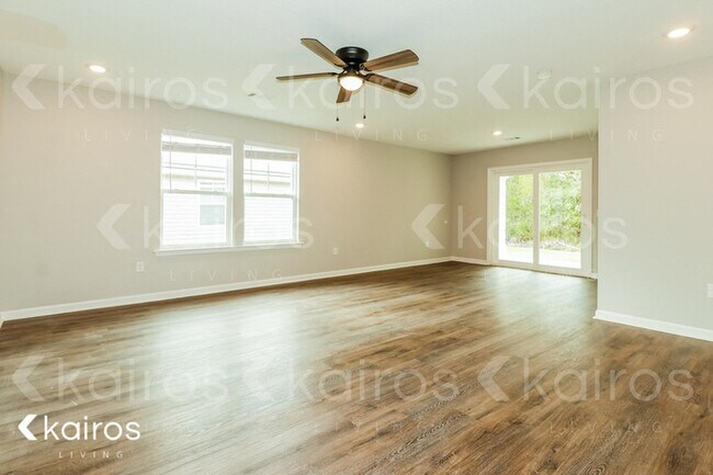 Foto del edificio - 126 Cottage Grove Rd