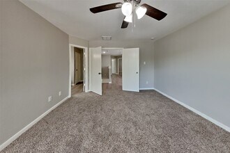 Building Photo - 6423 Lily Hollow Ct