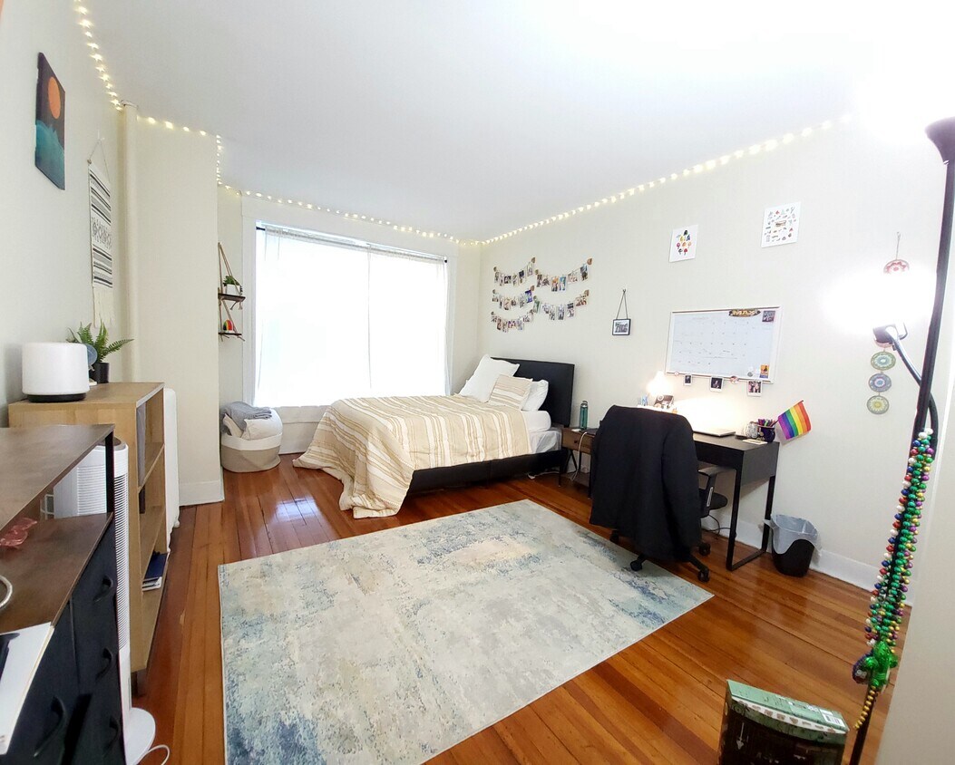 Foto principal - 1130 Commonwealth Ave