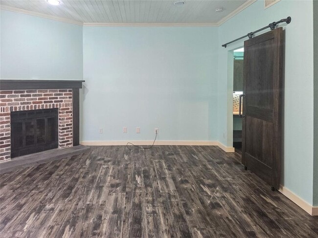 Building Photo - 921 Marine Dr