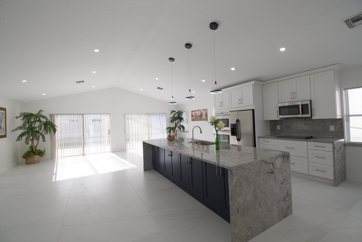 Foto principal - 11071 Baybreeze Way