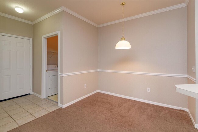 Building Photo - Gated Community of Mosaic 1 Bedroom