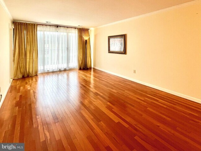 Foto del edificio - 2817 Jermantown Rd