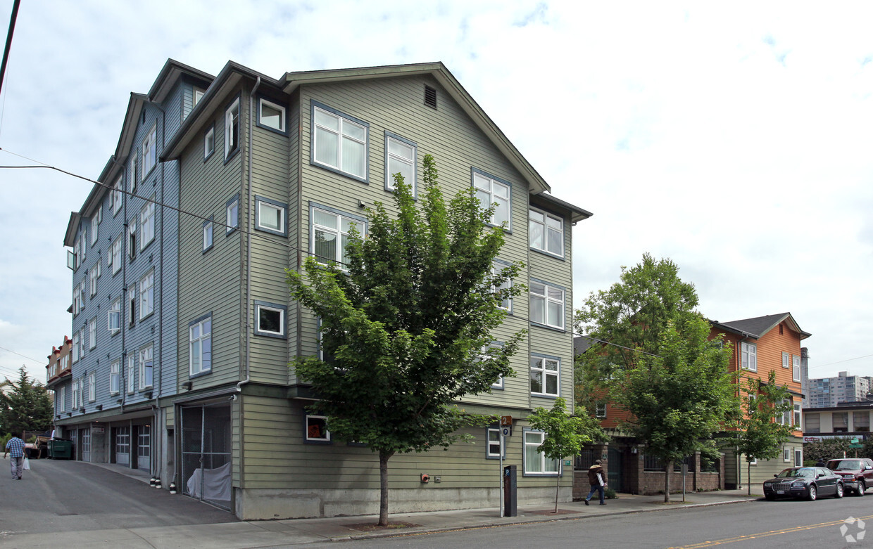 Building Photo - Lakeview Apartments